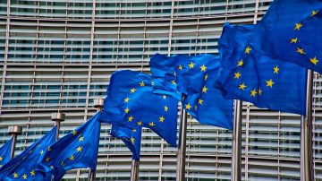 مفوضية الاتحاد الأوروبي تؤكد رفع القيود المفروضة على السفر