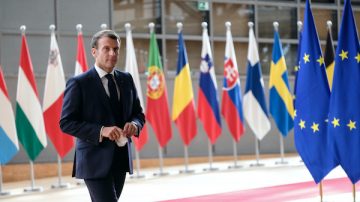 Macron looks to strengthen Schengen area