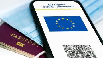 EU vaccine passport debuts