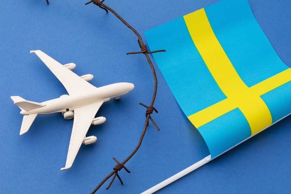 السويد تشترط على المسافرين القادمين إجراء اختبار كوفيد-19 في ظل انتشار المتحوِّر أوميكرون